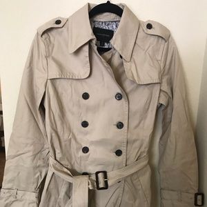 Banana Republic Trench Coat Size M ☔️